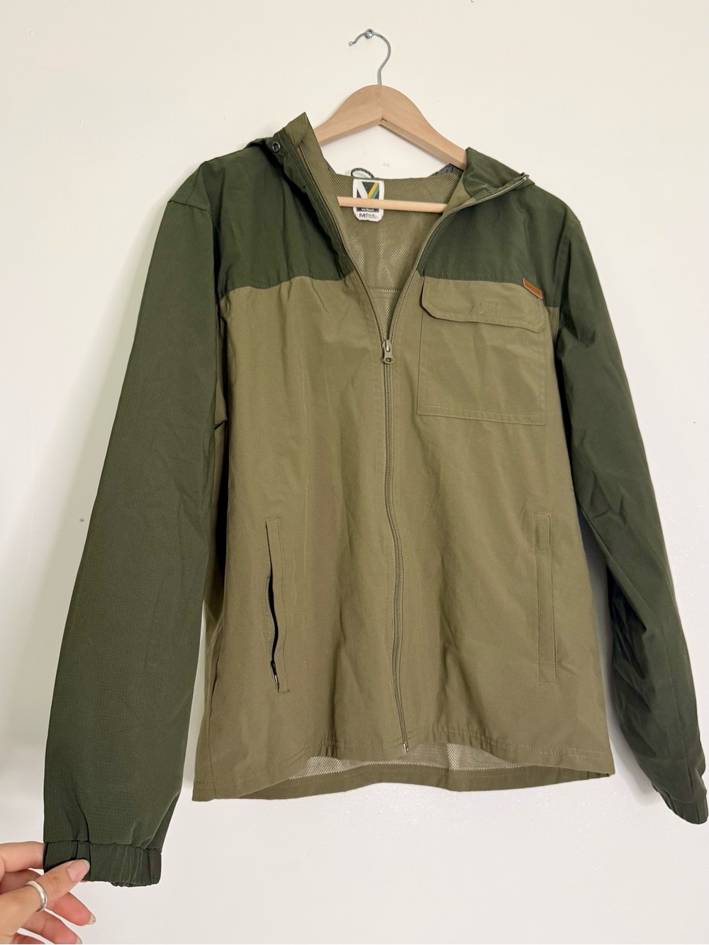 Voyager Men's Two-Tone Olive Hooded Windbreaker Jacket